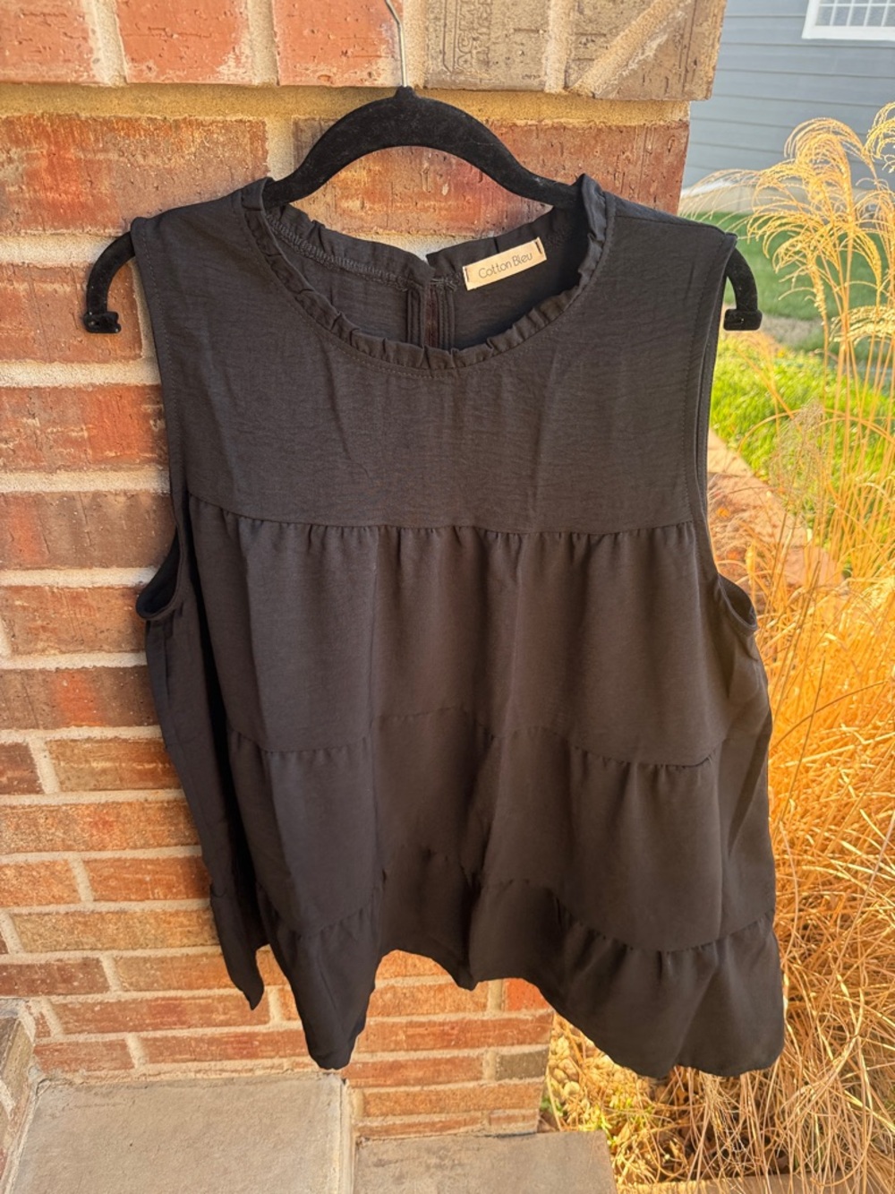 Cotton Bleu Ladies XL Black Tiered Poly Sleeveless Top w/ruffled neckline